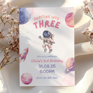 Pink Space verjaardagsuitnodiging, bewerkbare 3e verjaardagsuitnodiging, kosmische verjaardag, ruimtethemafeest, eerste verjaardag Evite, canva-sjabloon