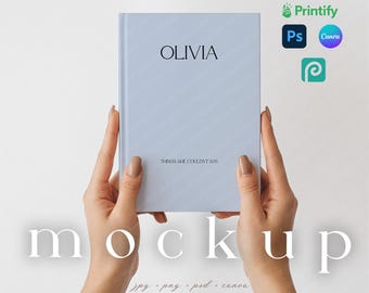 Minimalistisches Journal Mockup Frau Hält Buch Mockup Hardcover Buch Mockup Drucken Lineal Journal Cover Matt Sauber Notebook Mockup PSD