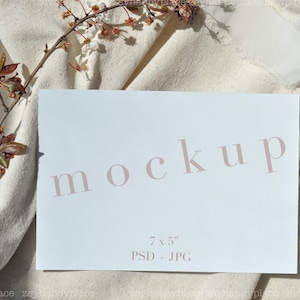 Horizontale 7 x 5 kaart mockup, wenskaart landschap mockup, 7 x 5 kaart mockup, briefpapier mockup, minimalistische lege kaart, uitnodiging mockup, PSD
