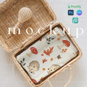 Mockup di coperta in mussola per bambini PSD Mockup di coperta in cotone Country Chic Canva Boho Baby Nursery Folded Blanket Canva Infant Muslin Blanket POD