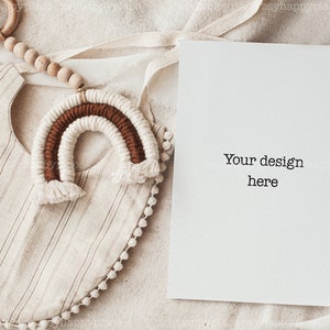Baby shower uitnodiging mockup, baby verjaardagsuitnodiging mockup, 5x7 uitnodiging mockup, moderne Boho genderneutrale kaart, minimalistische baby PSD afbeelding 8