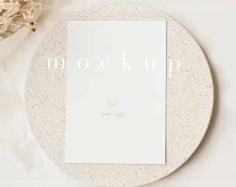 Karte Mockup 5x7, minimalistische leere weiße Karte, Einladung Mockup, Briefpapier Mockup, Hochzeit Briefpapier Mockup, Grußkarte Mockup, PSD