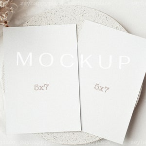 Doppelte 5x7 Einladungs-Mockup, Doppelte Einladungs-Mockup, 5x7 Einladungs-Mockup, Hochzeitseinladungs-Mockup, Grußkarten-Mockup, Smart PSD