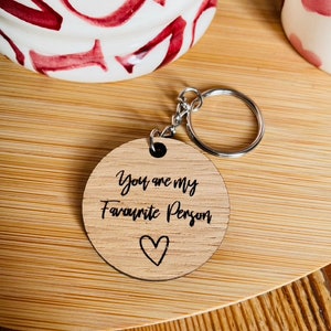 Llavero madera corazón partido Personal Present, regalos personalizados