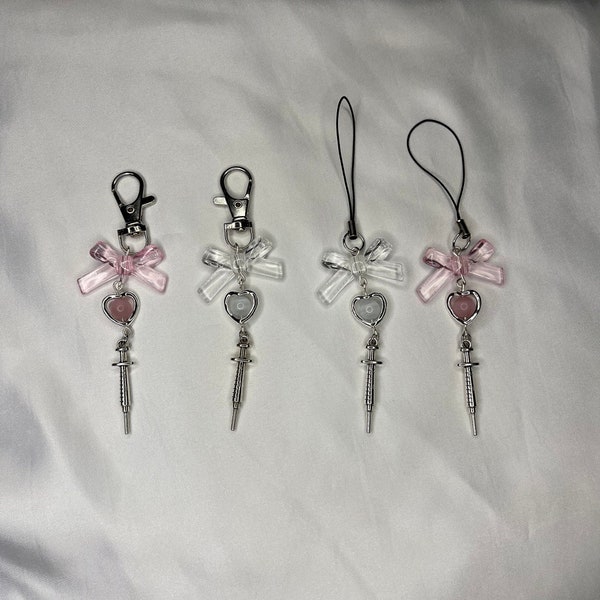 Yandere keychain/ yandere phone charm/ syringe keychain/ kawaii keychain/ kawaii charm/ syringe phone charm/ pink bow keychain