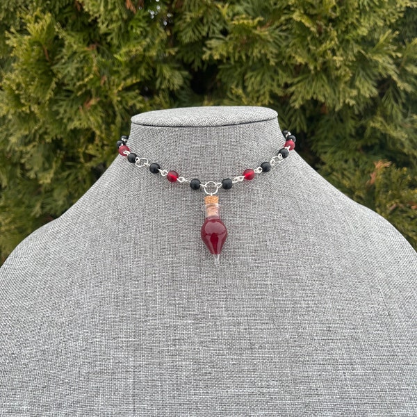 Blood vial necklace/ vampire necklace/ gothic necklace/ blood vial/ Halloween necklace / beaded necklace
