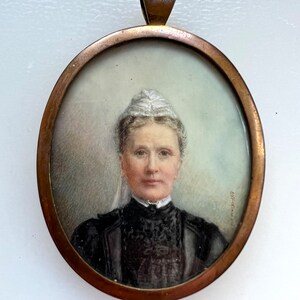 Spectacular Antique Victorian? Signed Hand Painted Miniature Elderly Lady Portrait Glazed Locket Pendant