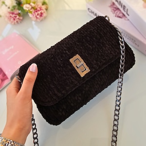 Sac noir au crochet pour femmes, sac en velours pour événements, sac à bandoulière mignon, sac à main du soir pour dame, sac à main en selle