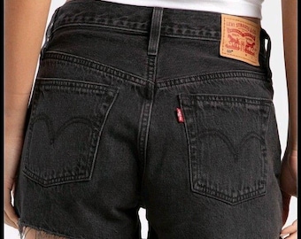 LEVI'S Womens 501 High Rise Button Fly Cut Off Distressed Schwarze Denim Shorts W28