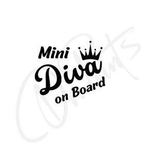 Naklejka na samochód Mini Diva On Board Naklejka Mini Diva Mini Diva On Tour Naklejka Mini Diva w samochodzie Dziecko na pokładzie Naklejka Bby Diva na pokładzie