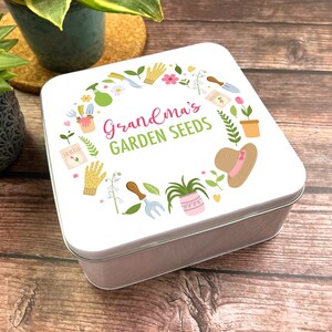Corona quadrata di strumenti da giardinaggio della nonna, scatola di semi personalizzata