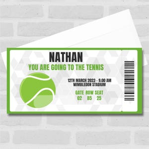 Une balle de tennis que vous allez offrir Chèque-cadeau personnalisé pour un billet surprise : bon de réduction, révélation surprise, bon, billet, carte