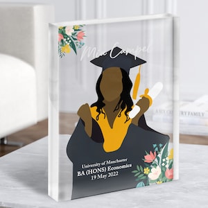 Chica de graduación de piel oscura con diploma Regalo personalizado Bloque acrílico: Regalo personalizado, Regalo de recuerdo, Regalo personalizado