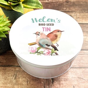 Regalo rotondo per gli amanti degli uccelli, design personalizzato con uccelli ad acquerello, in latta per conservare i semi