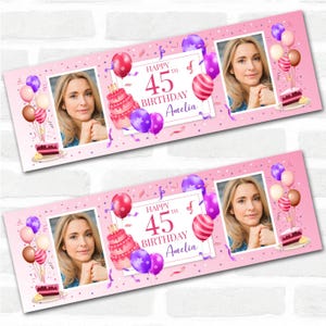 Personlig festbanderoll för 45-årsdag med foto på kvinna, rosa tårta | Festdekoration, evenemangsbanderoll. 9,5 x 30 cm | 12,5 x 30 cm | 16 x 0,6 cm