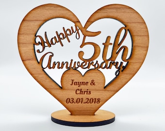 Feliz quinto aniversario de boda, recuerdo grabado en corazón, regalo personalizado