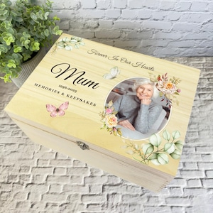 Mamá Mariposas Marcos de fotos florales Memorial Caja de recuerdos de madera personalizada - Caja de almacenamiento de memoria - Cajas de memoria de madera conmemorativas