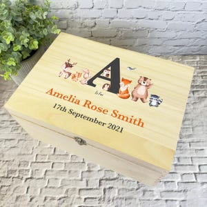 Woodland Animals Carta inicial Nuevo bebé Caja de recuerdos de memoria de madera personalizada - Caja de almacenamiento de memoria - Nuevas cajas de recuerdos de madera para bebés