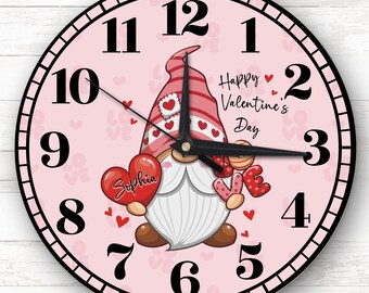 Horloge personnalisée cadeau de Saint-Valentin Love Gnome