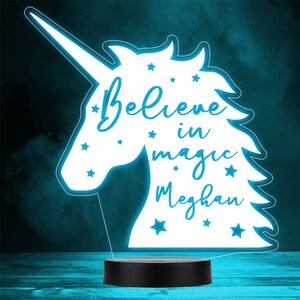 ユニコーンのシルエット 魔法の星を信じる LED パーソナライズギフト ナイトライト