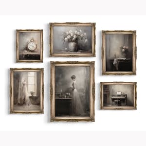 Peut inclure: Un ensemble de six estampes encadr&eacute;es avec une esth&eacute;tique vintage. Les estampes pr&eacute;sentent divers sujets, notamment une horloge, un bouquet de fleurs blanches, une femme en robe blanche et un piano. Les cadres sont orn&eacute;s et ont une finition dor&eacute;e.