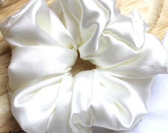 XXL Scrunchie Ivory I Satin