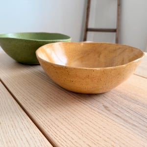 Handmade Serving Bowl// Pottery Centerpiece // Pasta, Salad, Fruit // Mashed Potatoes// Decor // Made in Maine // 9”