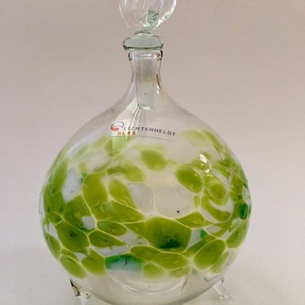 Fruit fly trap, mouth-blown, hand-formed, clear glass, high-quality green finish, for standing, decorative with function, unique