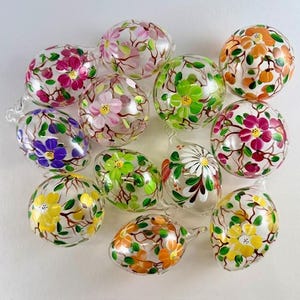 Påskdekoration, vår/sommar, glaskonst, glasägg/kulor, målat glas, körsbärsblom, 12 stycken blandade med öljetter, dekoration för grenar, presenter