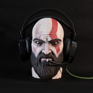 Kratos Headphone Stand: Hand-Painted God of War Gaming Decor