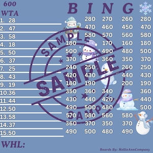 Puede incluir: Una tarjeta de bingo azul y blanca con números del 180 al 580. La tarjeta tiene un tema invernal con copos de nieve y muñecos de nieve. El texto "BING" está en la parte superior de la tarjeta. El texto "SAMPLE" está estampado sobre la tarjeta.