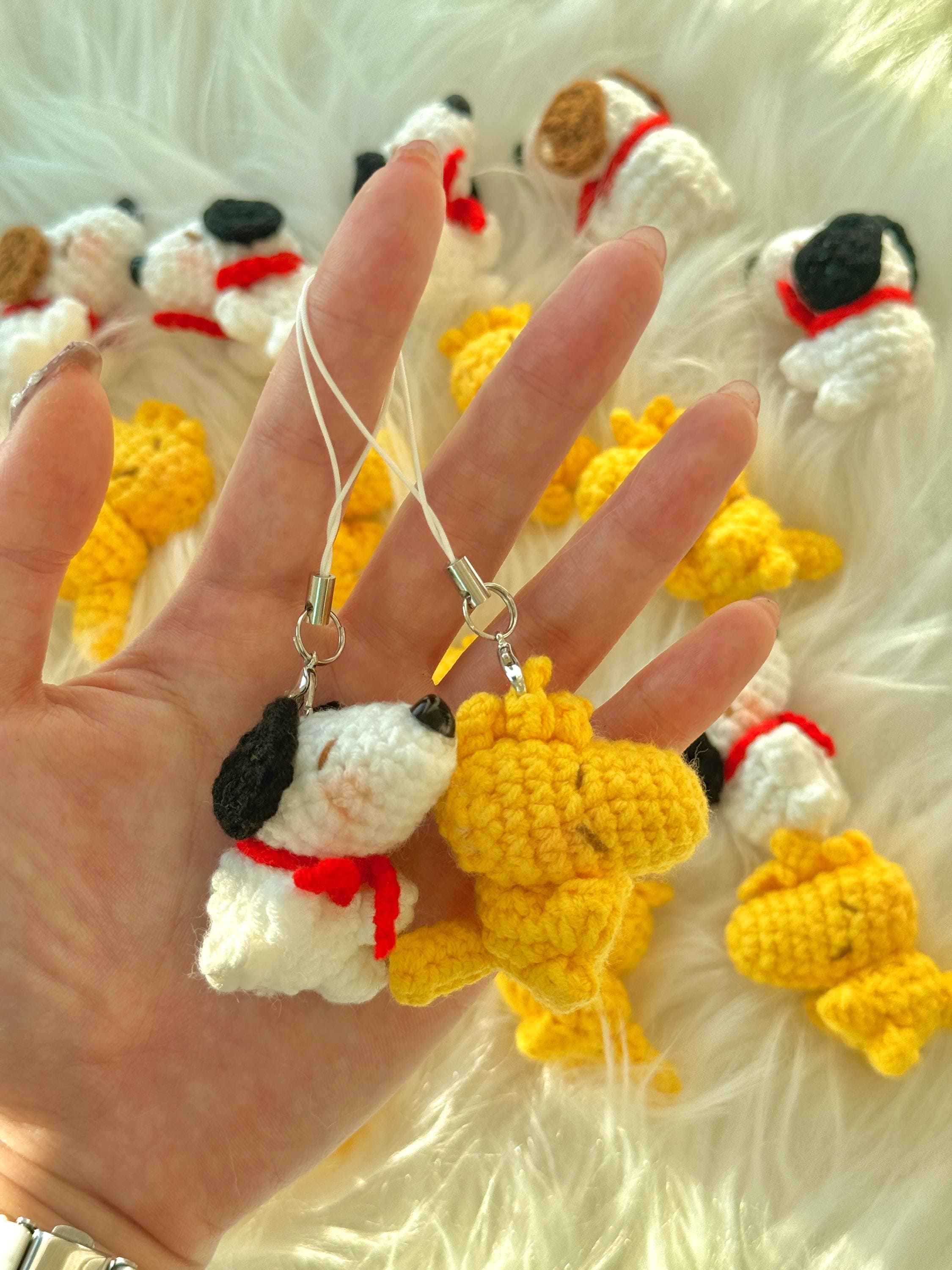 手作りスヌーピーかぎ針編みキーホルダー、かわいいアクセサリー 