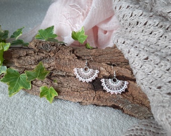 Silver half-moon earrings hand-woven with Miyuki beads