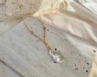 Large baroque pearl necklace, Freshwater pearl pendant necklace, Long minimalist necklace, Big pearl drop necklace, Long gold chain necklace