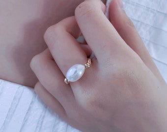 Large baroque pearl ring, Freshwater pearl ring, Hand wired gold ring, Personalized pearl ring, Solid dainty pearl ring, Minimalist ring