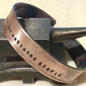 Bracelet manchette ancien, bracelet manchette, bracelet commémoratif personnalisé, bracelet gravé à l'intérieur, bracelet gravé personnalisé