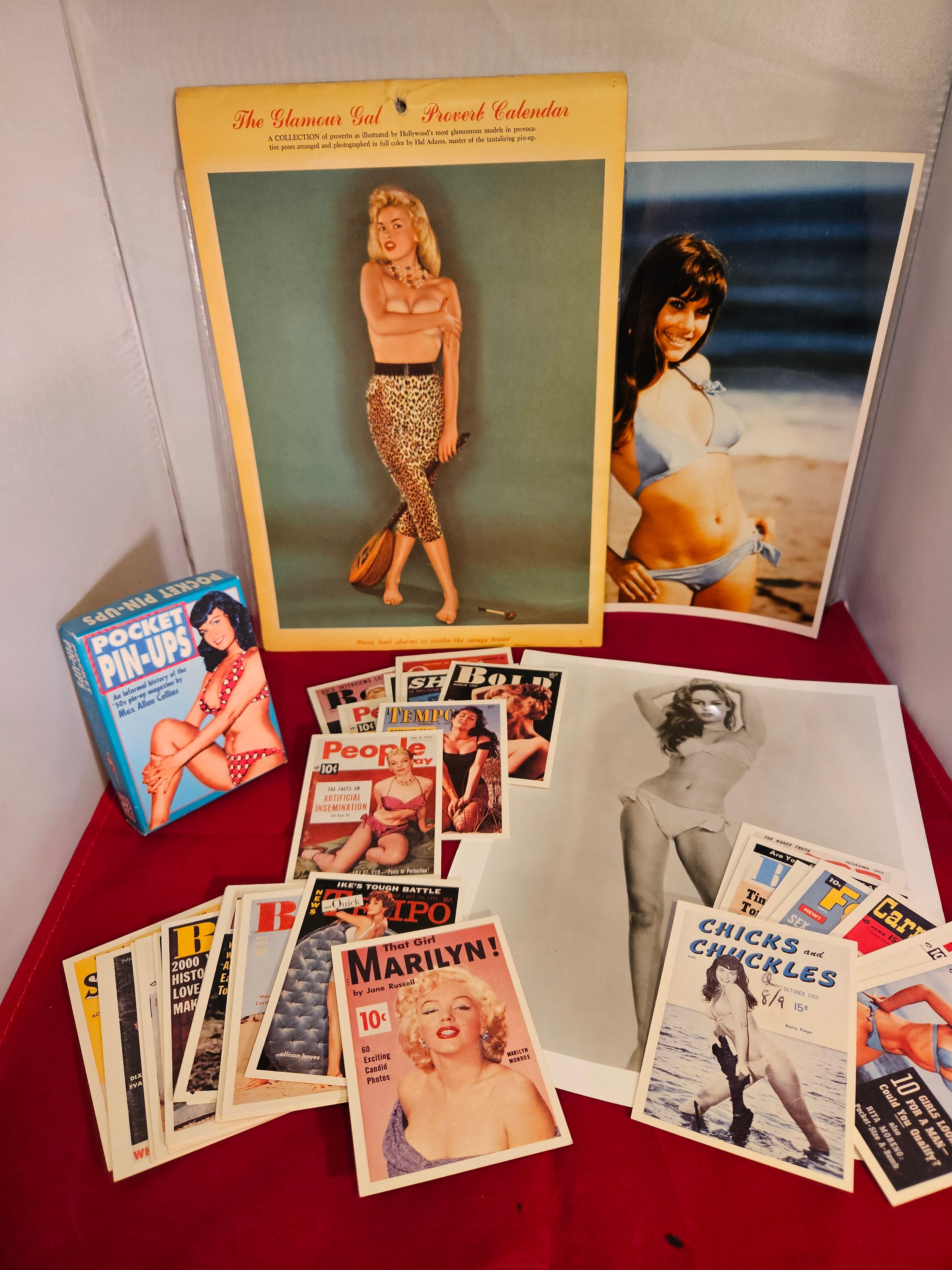 Erotic & Fine nudes (-1960) - calendrier playboy original, playmate  calendar, 2002, signature des modèles, 20,5x32 cm (Box5)