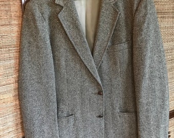 Vintage herringbone black white wool tweed blazer, men's size 42 long, classic sport coat, partially lined jacket