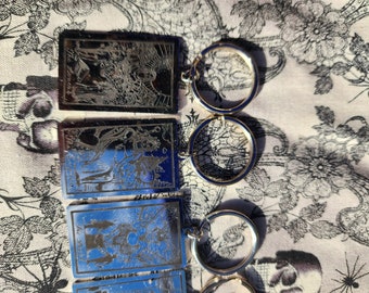 Metal tarot card keychain