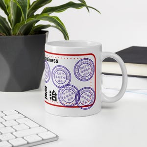 White glossy mug with Hong Kong design