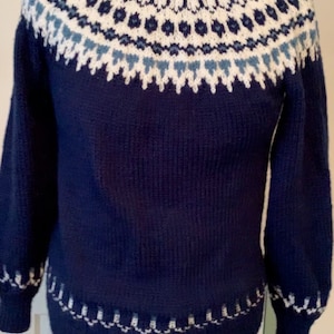 Exquisite hand knitted classic Fairisle Sweater In Blues and White in size 36” chest