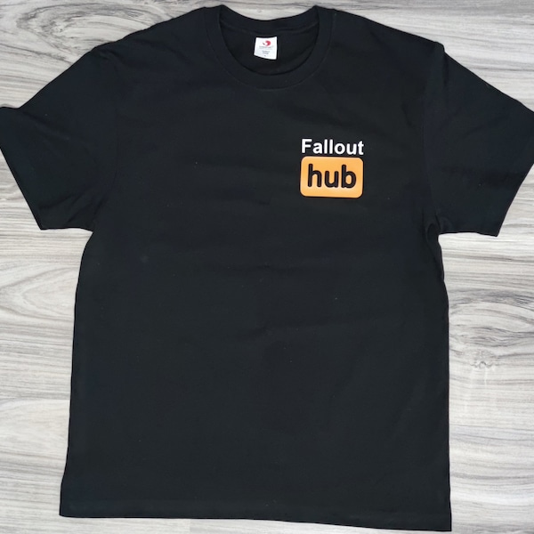 Fallout Hub Logo T-Shirt - Fallout Fan Page Tee - Original Design, vorne und hinten