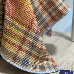 Handmade merino wool multicolour Honeycomb baby blanket/throw/plaid. Newborn gift for a baby. Baby plaid. Soft merino baby blanket.