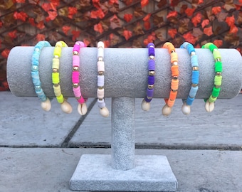 Sea Shell Clay Bead Bracelet: Colorful Beach Jewelry