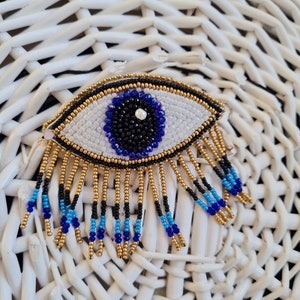 Pinza para el cabello con forma de ojo hecha a mano, Pinza para el cabello hecha a mano, Accesorio especial hecho a mano, Accesorio con letras plateadas, Broche, Pinza para el cabello, Pinza para el cabello con forma de ojo