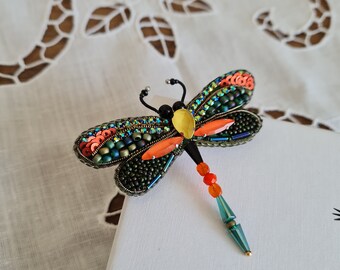 Handmade Beaded Dragonfly Brooch: Colorful Insect Lapel Pin