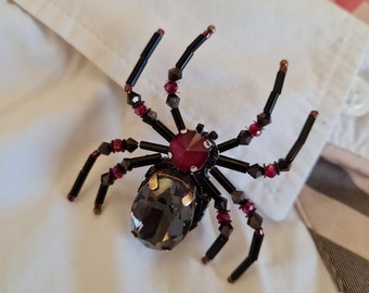 Handmade Spider Brooch, Hallowen Gift Jewelry, Beaded Spider Brooch, Customized Pin, Embroidered İnsect, Hallowen Spider Brooch, Spider Pin
