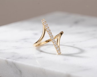 14 kt gouden moissaniet ring met verticale staaf | Minimalistische statementring van moissaniet | Geometrische open golfband | Cadeau voor haar