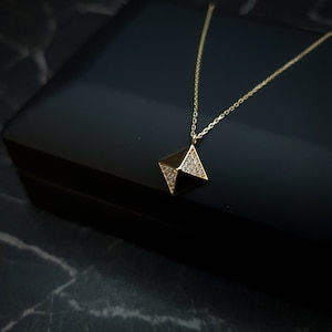 18K Echtgold Pyramide Halskette, Gold Pyramide, Pyramide Halskette, Beste Geschenk für sie, Geburtstagsgeschenk, Jubiläumsgeschenk, High Quality Gold