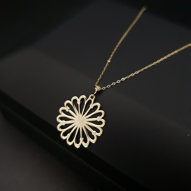 14K Real Gold Tiny Flower Necklace, Flower Pendant, ,, Flower Pendant, Dainty Necklace, charm Necklace, Gift for Her image 2